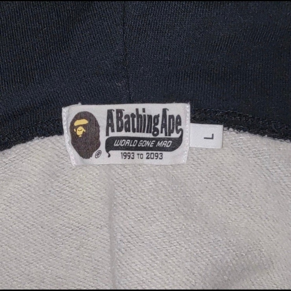 BAPE x DC Batman hoodie - Picture 3 of 5